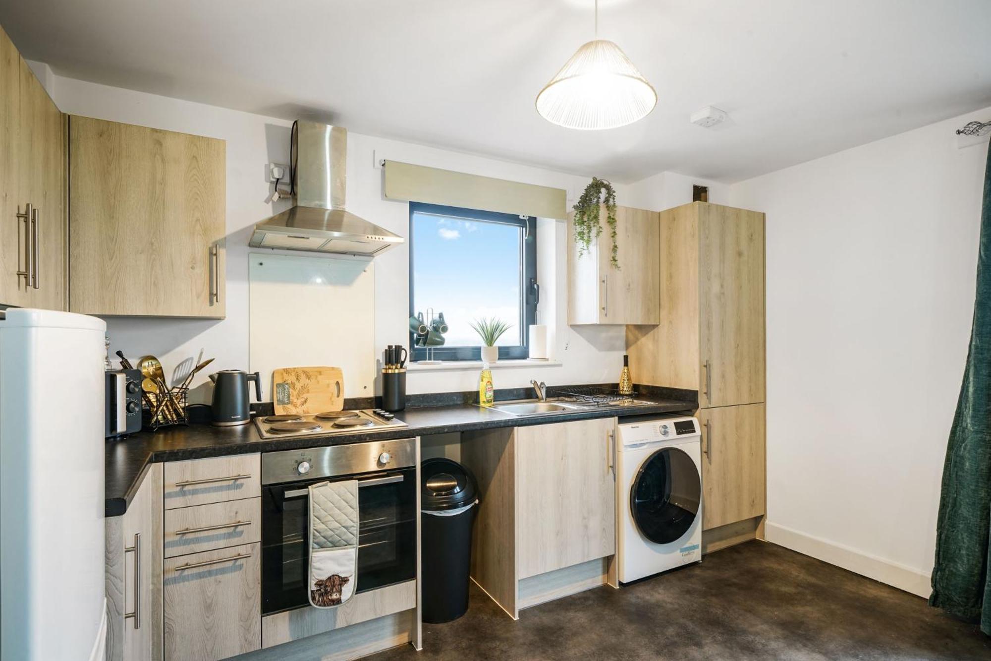 סלאו Livestay-New Private Apartment Building Minutes From Heathrow מראה חיצוני תמונה