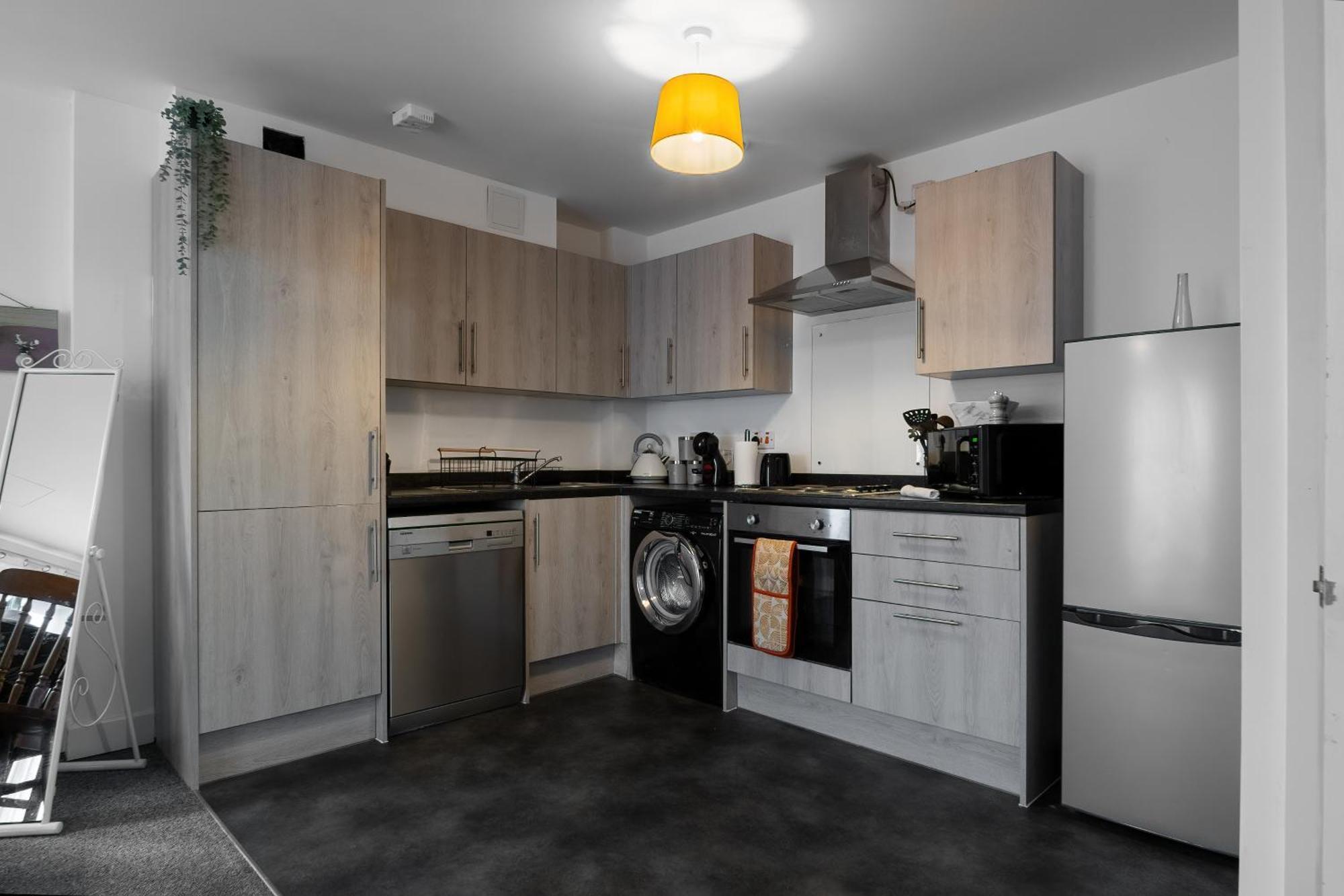 סלאו Livestay-New Private Apartment Building Minutes From Heathrow מראה חיצוני תמונה