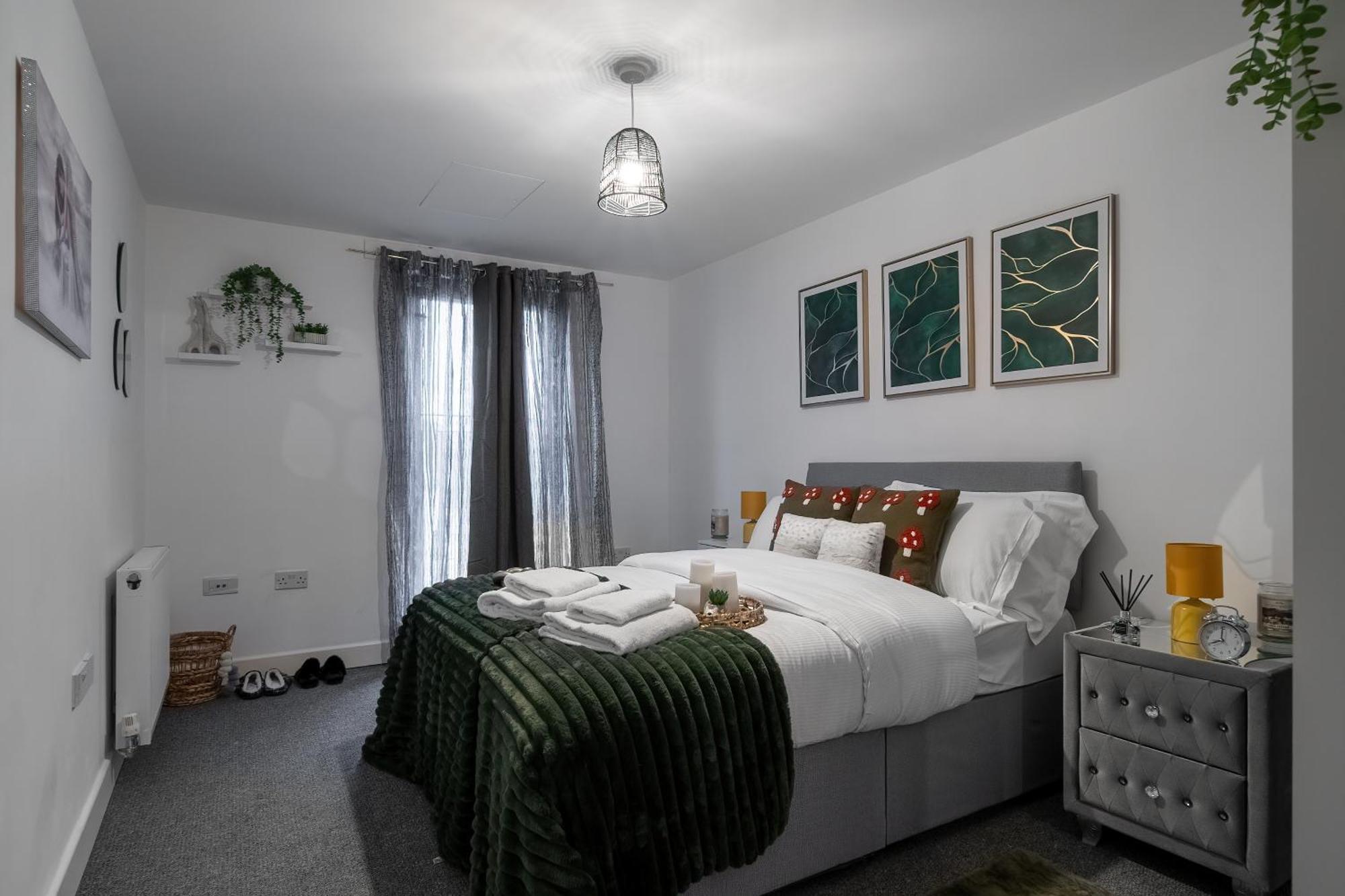 סלאו Livestay-New Private Apartment Building Minutes From Heathrow מראה חיצוני תמונה