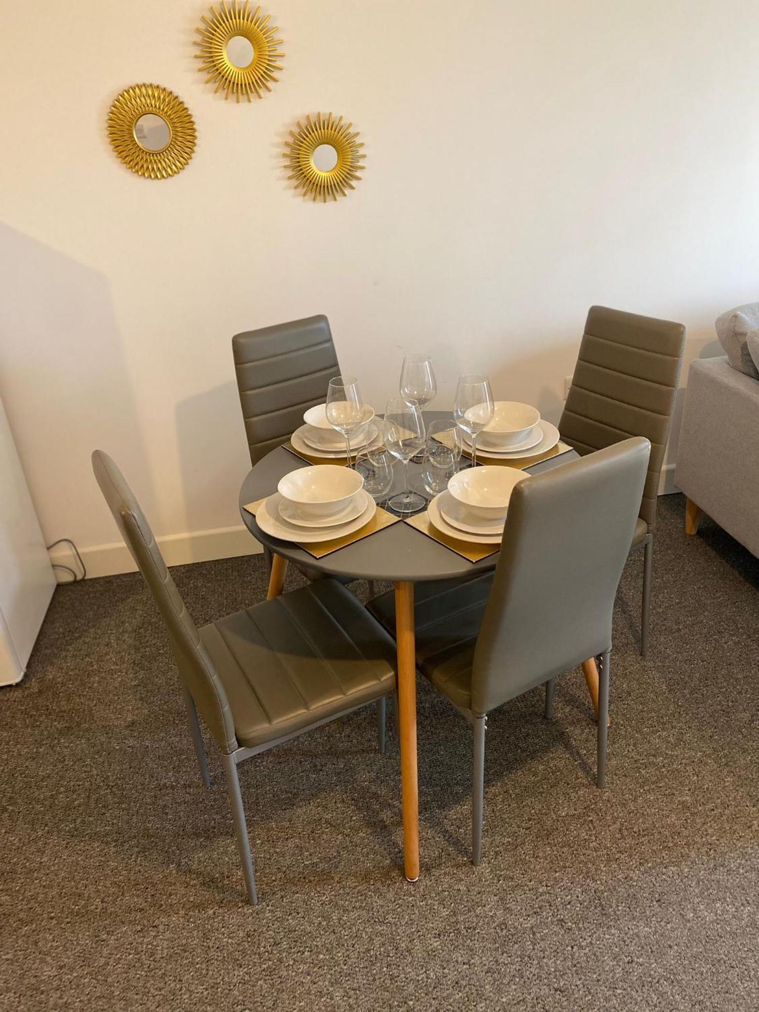 סלאו Livestay-New Private Apartment Building Minutes From Heathrow מראה חיצוני תמונה