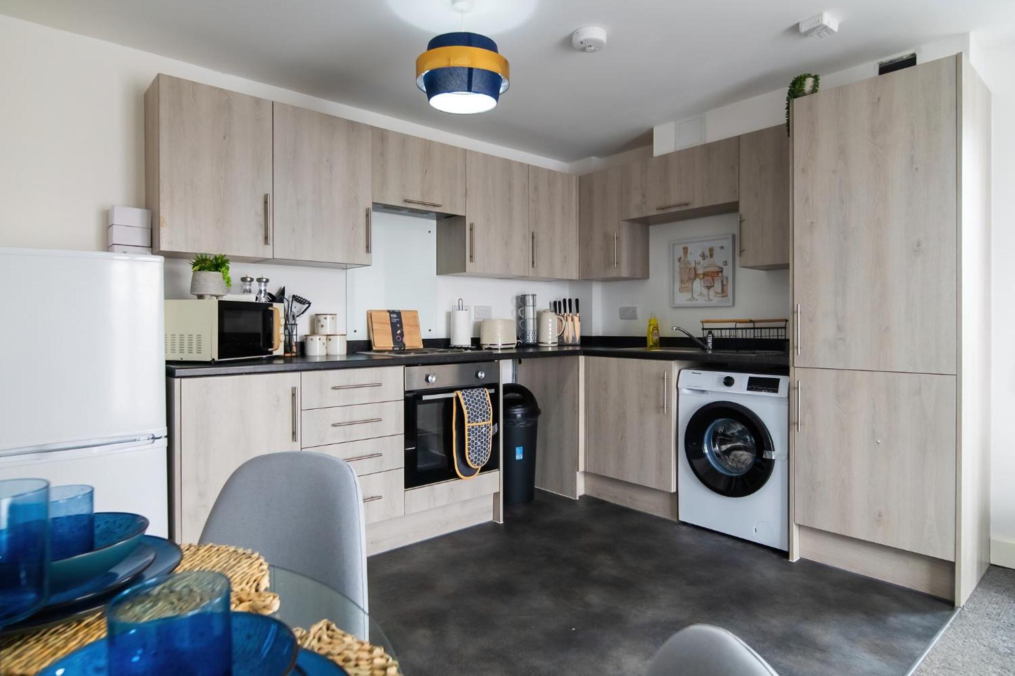 סלאו Livestay-New Private Apartment Building Minutes From Heathrow מראה חיצוני תמונה