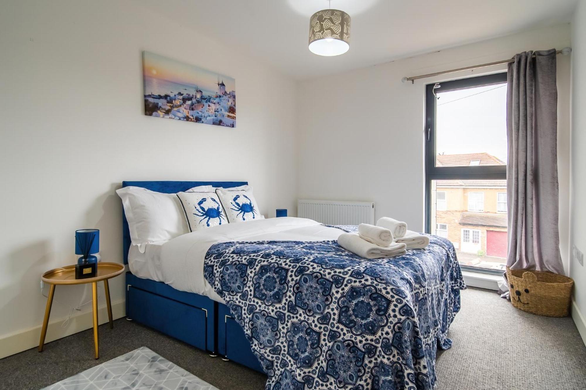 סלאו Livestay-New Private Apartment Building Minutes From Heathrow מראה חיצוני תמונה