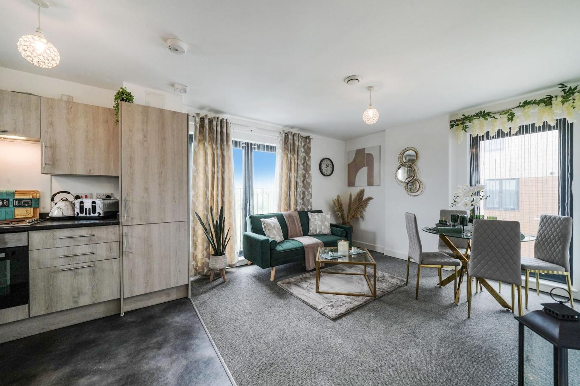 סלאו Livestay-New Private Apartment Building Minutes From Heathrow מראה חיצוני תמונה