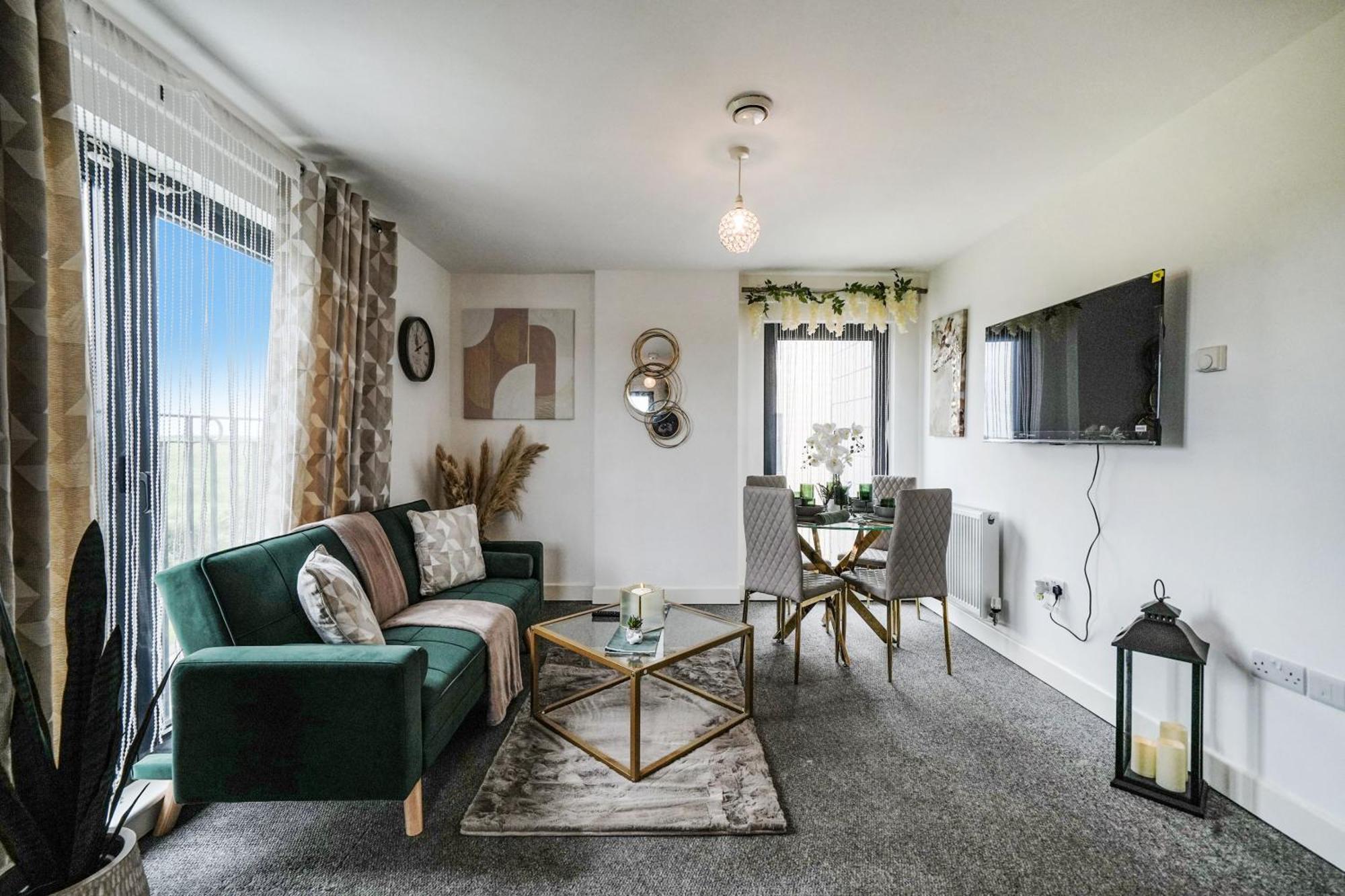 סלאו Livestay-New Private Apartment Building Minutes From Heathrow מראה חיצוני תמונה